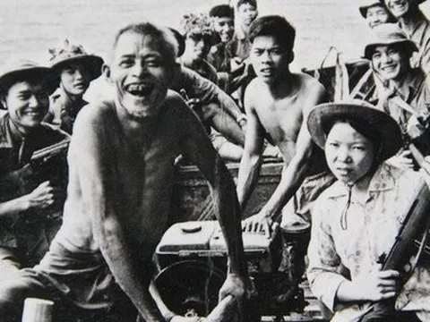 O du kích đưa đò trên sông Thạch Hãn bi tráng