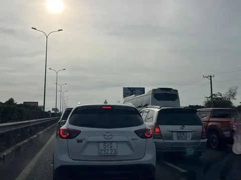 Cấm xe vào cao tốc TP HCM - Long Thành - Dầu Giây hướng về TP HCM