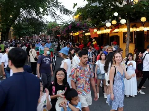 Du lịch Hội An nghỉ lễ: Khách Tây tăng mạnh, khách Việt giảm sâu