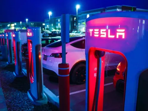 Tesla sa thải toàn bộ nhân viên mảng sạc xe điện hứa hẹn là 'mỏ vàng' tương lai, cả làng ô tô 'đứng hình'
