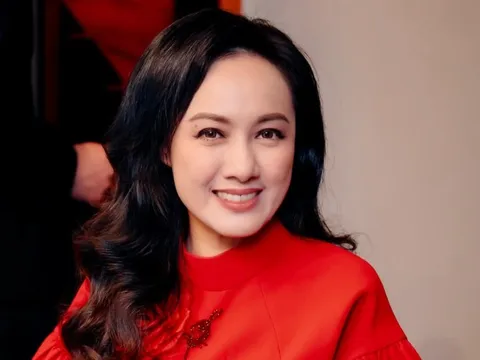 Bắt gặp BTV Hoài Anh ngoài đời, cam thường lột tả 1 điểm đi ngược lão hoá khiến netizen ngạc nhiên