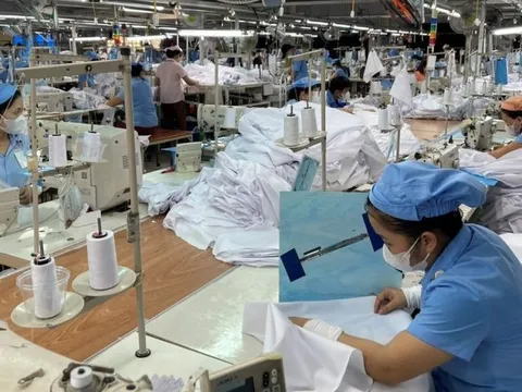 Trình Quốc hội xem xét giảm tiếp 2% thuế GTGT trong 6 tháng cuối năm