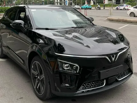 VinFast VF 7 đi 600km rẻ hơn 150 triệu so với giá mới, người bán khẳng định đây là chiếc cũ đầu tiên trên thị trường