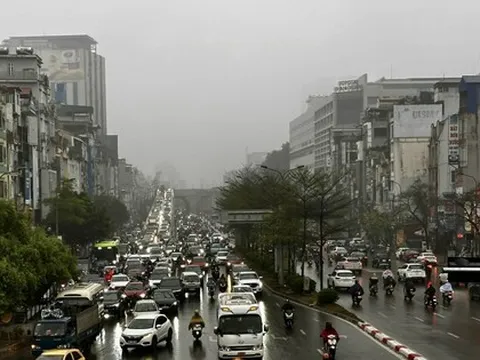 Miền Bắc, miền Trung mưa lớn kéo dài