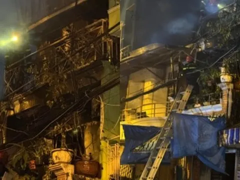 TP.HCM: Căn nhà bốc cháy ngùn ngụt lúc rạng sáng, nhiều người hoảng hốt lao ra đường