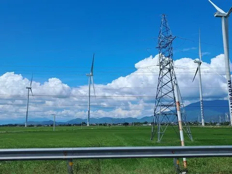 Điện tái tạo và nghịch lý vừa thừa vừa thiếu