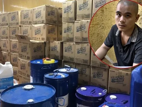 Triệt phá kho hàng Thái Lan giả: Thu hơn 2 tấn hóa chất, tem vỏ, 10.000 can nước giặt, nước rửa bát...