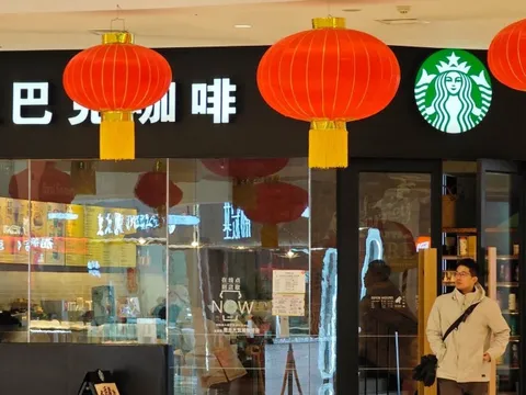 Starbucks trong cơn tuyệt vọng chưa từng có: Đến người Mỹ cũng chán ngấy, cố giành thị phần ở Trung Quốc nhưng không thể vì quá đắt đỏ