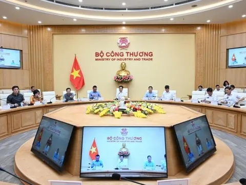 Giới chuyên gia phân tích lý do không mua bán điện mặt trời mái nhà tự sản, tự tiêu