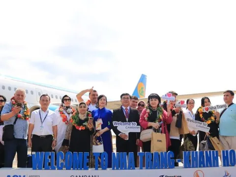 Đón chuyến bay từ Tp.Tashkent, Uzbekistan đến Khánh Hòa