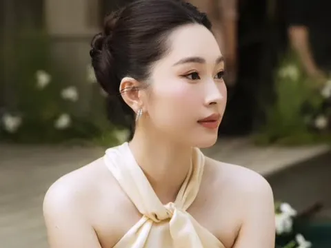 Hoa hậu Vbiz ở ẩn sau đăng quang, lộ dấu hiệu mang thai rõ mồn một và phản ứng sau đó mới đáng bàn