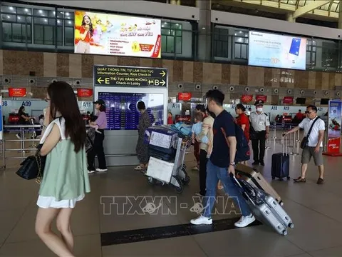 Gần 1,8 triệu khách qua cảng hàng không trong cao điểm dịp lễ 30/4 - 1/5