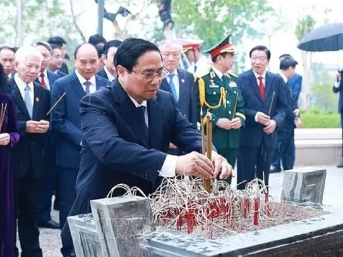 Lãnh đạo Đảng, Nhà nước dâng hương tại Đền thờ Liệt sĩ Chiến trường Điện Biên Phủ