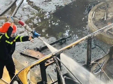 Cháy rụi 40 xe điện trong khuôn viên Trường CĐ Điện lực Miền Trung