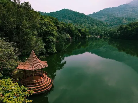 Phát hiện điểm được ví như "vườn địa đàng" cách Hà Nội chưa đến 100km, rất phù hợp để tránh nóng ngày hè