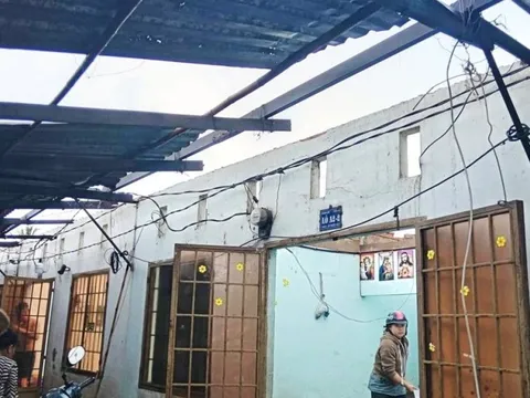 Đồng Nai: Mưa lớn làm tốc mái hàng loạt ngôi nhà ở Tp. Biên Hoà