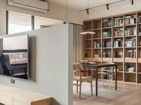 Dùng thiết kế nửa bức tường ngăn không gian phòng khách, sau khi dọn vào ở mới ngỡ ngàng với tác dụng