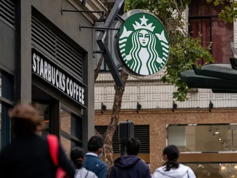 Starbucks khủng hoảng trên chính quê hương: Khách trung thành quay lưng, nhân viên đình công đòi quyền lợi