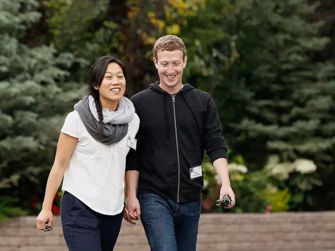 Quy tắc hẹn hò của Mark Zuckerberg và vợ thủa mới quen khiến giới trẻ ‘chột dạ’ nhìn lại mình: Mỗi tuần gặp mặt ít nhất 1 buổi, kéo dài tối thiểu 100 phút và không được dùng Facebook