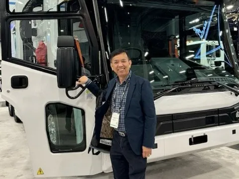 ‘Vua rác’ David Dương dự chi 32 triệu USD mua 50 xe rác chạy bằng điện