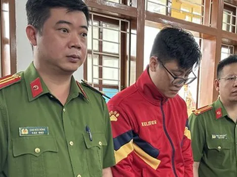 Nam nhân viên ngân hàng chuyên xâm nhập tài khoản chiếm đoạt tiền