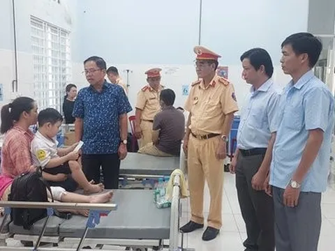 Bình Phước: Ban ATGT thăm hỏi động viên các nạn nhân trong vụ tai nạn giao thông liên hoàn giữa 4 xe ô tô