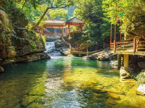 Phát hiện điểm đến xanh hợp để tránh nóng, được ví như "Phượng Hoàng cổ trấn", cách Hà Nội chưa đến 200km