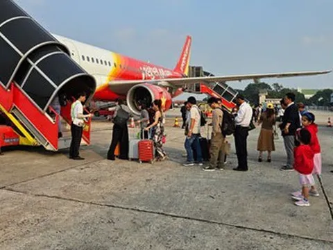 Vé máy bay rẻ bất ngờ, đâu dễ "săn"