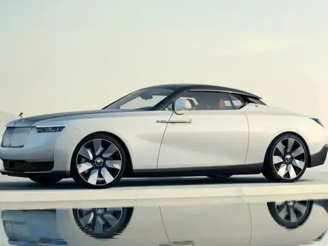 Bình thường xe Rolls-Royce đã đắt, 100% khách còn chịu chơi bỏ thêm tiền cho một thứ, nhu cầu cao đến mức còn phải tuyển thêm người làm