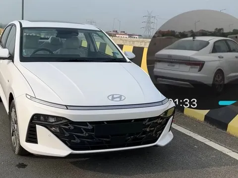 Hyundai Accent 2024 lộ diện không che chắn trên đường phố Việt Nam: Dự kiến ra mắt tháng này, dễ lấy lại ngôi vương của Vios