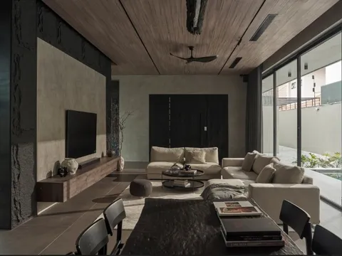 Vợ chồng 9x chi 30 tỷ đồng xây villa 550m2 tông trầm và lạnh đầy cá tính, thiết kế thế nào để vừa sáng vừa thoáng mát: KTS cũng áp lực