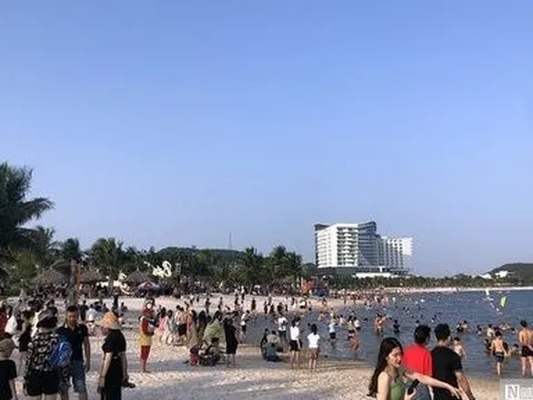 Du khách có thể tắm biển ở đâu khi đến Đồ Sơn và Cát Bà hè này?