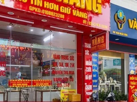 Cửa hàng nói hết vàng miếng để bán, chuyên gia phân tích gì?