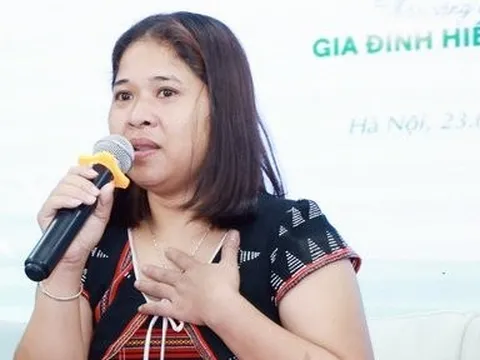 Vợ chồng 12 năm “tìm con” bật khóc khi được hỗ trợ chi phí làm IVF