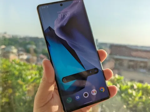 Mẫu điện thoại Trung Quốc đắt ngang iPhone 15 Pro Max bị nghi gây hỏng chip trong căn cước công dân