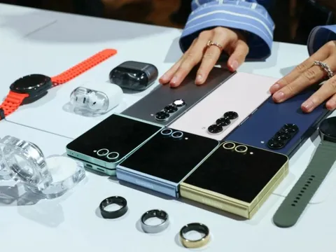 Từ đồng hồ, tai nghe đến nhẫn: Loạt sản phẩm mới của Samsung bị săm soi vì "mượn ý tưởng" đối thủ?
