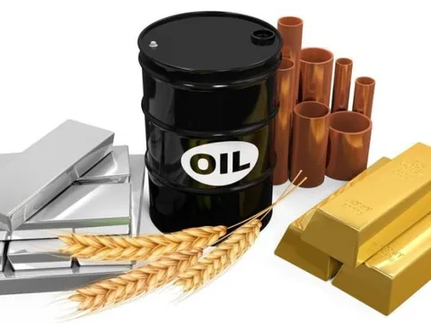 Thị trường ngày 18/7: Giá dầu tăng mạnh 2%, vàng quay đầu giảm, quặng sắt thấp nhất 3 tuần