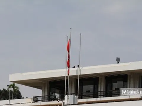 Tp.HCM: Nhiều nơi treo cờ rủ quốc tang Tổng Bí thư Nguyễn Phú Trọng