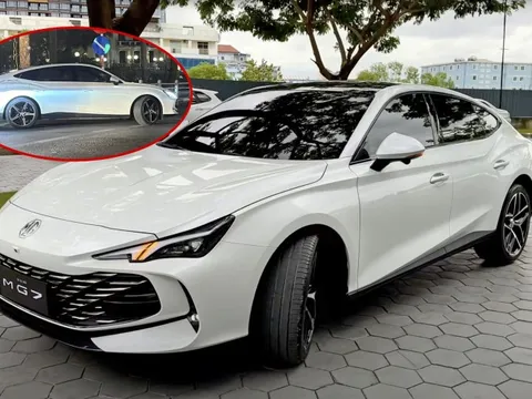 MG7 lăn bánh trên phố Hà Nội, dễ ra mắt tháng này: CĐM khen đẹp, chờ giá tốt, đại lý chào giảm giá cho người mua sớm