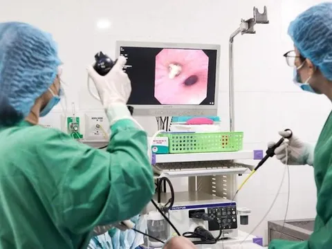 Bài học cảnh giác từ ca phẫu thuật gắp xương heo gây tắc phế quản bệnh nhân 57 tuổi