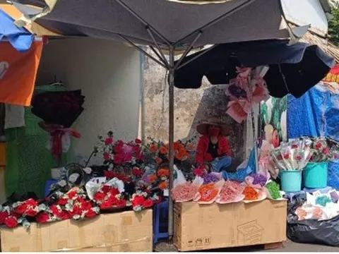 Hoa tươi đa dạng mẫu mã, sức mua vẫn chậm