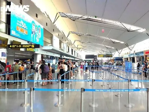 Tạm dừng tiếp nhận các chuyến bay ở miền Trung do ảnh hưởng bão Trami