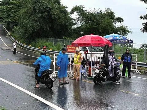 Ứng phó bão số 6: Đà Nẵng cấm các phương tiện lưu thông trên bán đảo Sơn Trà