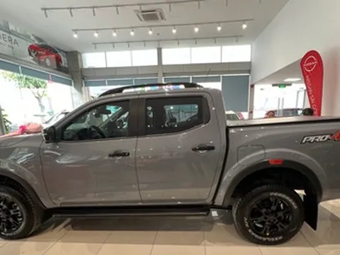 Sức mua ô tô bán tải yếu ớt