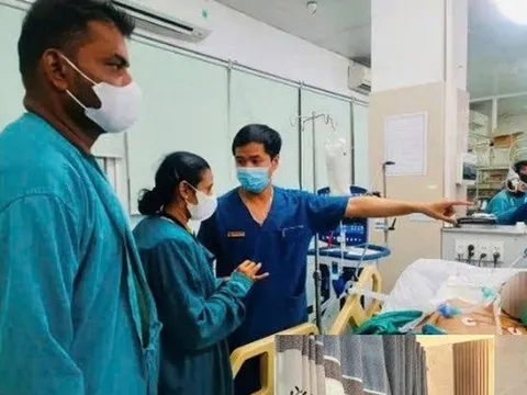 Kịp thời cứu sống du khách Malaysia bị nhồi máu cơ tim cấp