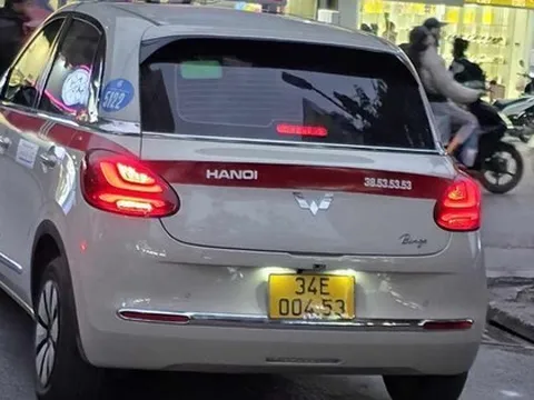 Taxi điện Wuling Bingo bất ngờ lăn bánh ở Hà Nội, giá cước từ 13.600 đồng/km ngang Toyota Vios
