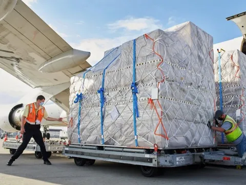 Chưa từng có: Apple vừa chuyển 600 tấn iPhone, tương đương 1,5 triệu thiết bị về Mỹ, mọi khâu thực hiện đều thần tốc không tưởng