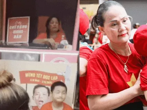 Em bé ngủ dưới nắng khi xem A80, được phu nhân Hà thành đón vào nhà, hoá ra là mẹ vợ hot làng bóng đá!