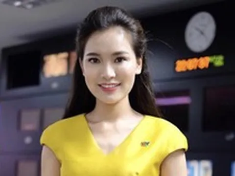 Cuộc sống cực kín tiếng của mỹ nhân dẫn Thời sự 19h VTV: Từng đạt giải Nhì HSG Văn Quốc gia, là Thủ khoa ĐH Ngoại thương