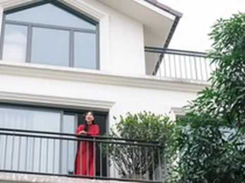 "MC đẹp nhất VTV" nghỉ việc ngay khi cưới thiếu gia kém tuổi: Ở biệt thự trắng xa hoa, hạ sinh quý tử cho gia tộc